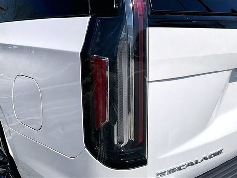 Used 2022 Cadillac Escalade ESV Sport Platinum w/ Heavy-Duty Trailer Package AWD/4WD image 26