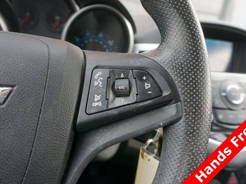 Used 2016 Chevrolet Cruze LT image 4