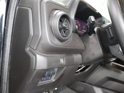 Used 2025 Chevrolet Colorado Trail Boss AWD/4WD image 13