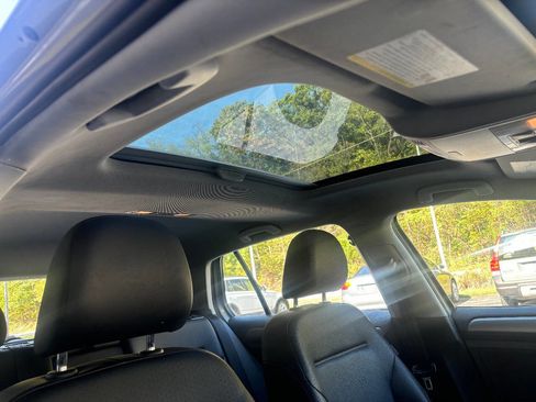 Used 2017 Volkswagen Golf Wolfsburg Edition image 12