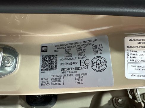 Used 2022 Chevrolet Colorado ZR2 w/ ZR2 Dusk Special Edition image 43