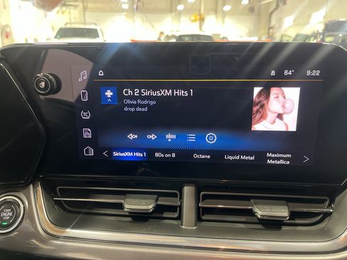 Used 2025 Chevrolet Trax ACTIV w/ Sunroof Package FWD image 31