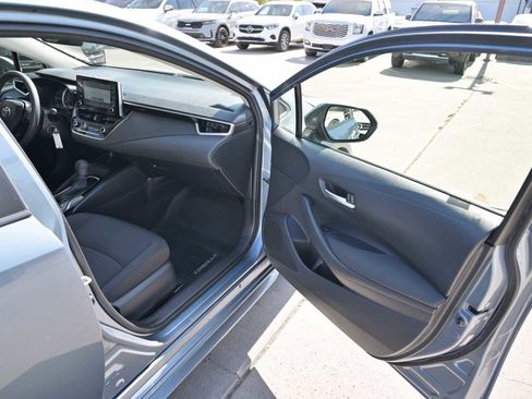 Used 2020 Toyota Corolla LE image 12