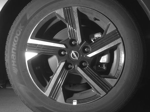 Used 2025 Nissan Sentra SV FWD image 13