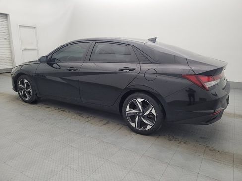 Used 2023 Hyundai Elantra SEL w/ Convenience Package image 3