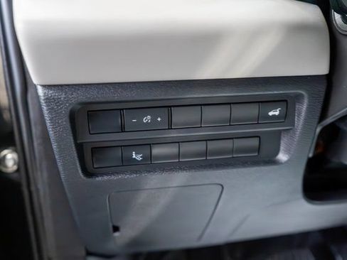 Used 2024 Mitsubishi Outlander SEL AWD/4WD image 24