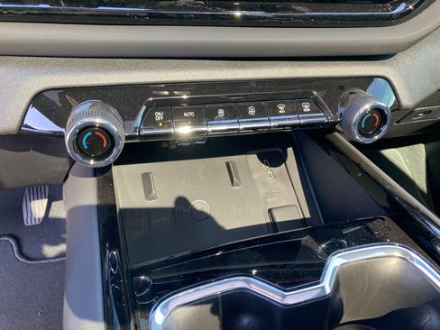 New 2025 Chevrolet Silverado EV RST image 30