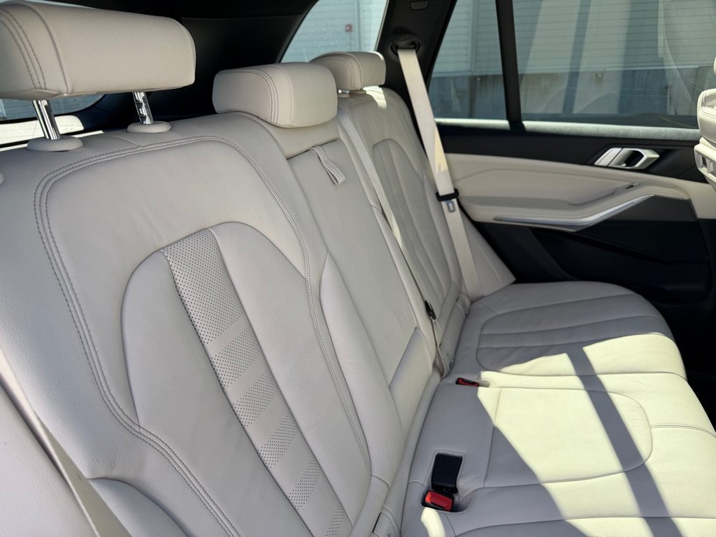 Used 2022 BMW X5 xDrive40i w/ M Sport Package AWD/4WD image 24