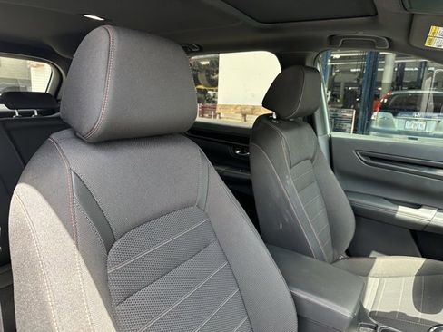 Used 2025 Honda CR-V Sport image 29