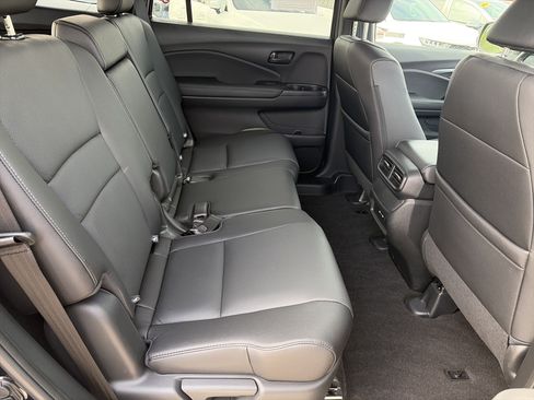 Certified 2024 Honda Passport EX-L image 17