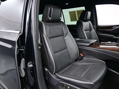 Used 2023 Cadillac Escalade ESV Premium Luxury AWD/4WD image 15