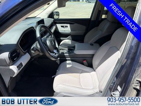 Used 2025 Honda Pilot Touring image 5