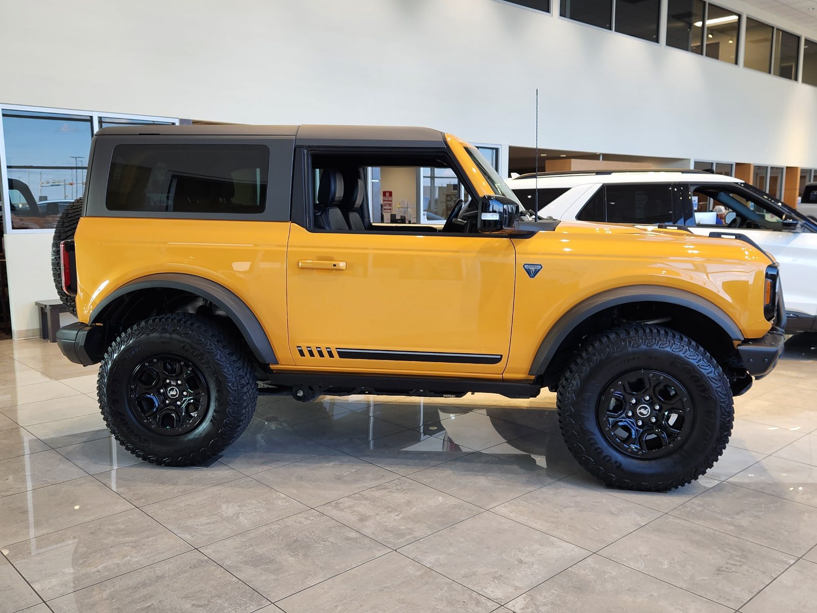 Certified 2021 Ford Bronco First Edition AWD/4WD image 3