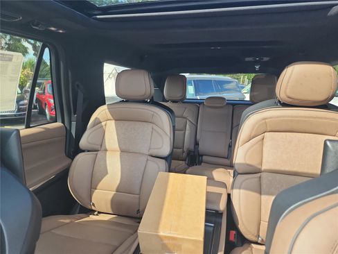 New 2025 Lincoln Navigator L Black Label image 15