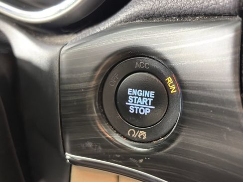 Used 2020 Jeep Grand Cherokee Limited AWD/4WD image 23