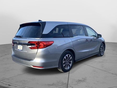 Certified 2024 Honda Odyssey EX-L image 3