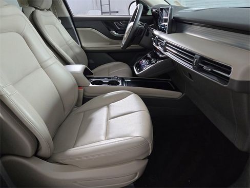 Certified 2022 Lincoln Corsair Standard w/ Equipment Group 101A image 16