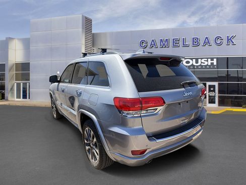Used 2017 Jeep Grand Cherokee Overland RWD image 7