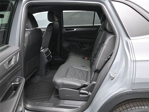 New 2026 Volkswagen Atlas Cross Sport SE image 11