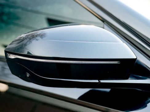 Used 2023 BMW 740i w/ Parking Assistance Package RWD image 41