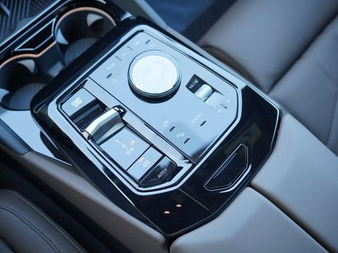 New 2026 BMW i5 eDrive40 w/ Premium Package image 19