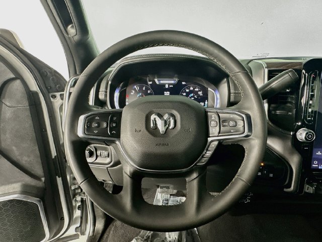 Used 2026 RAM 2500 Laramie AWD/4WD image 13