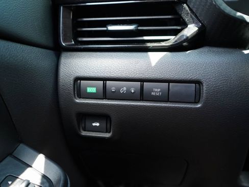 Used 2021 Nissan Sentra SV FWD image 30