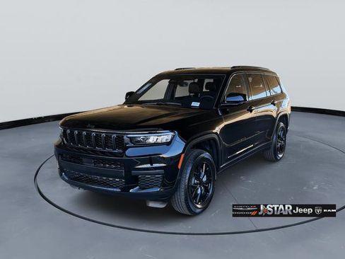 New 2025 Jeep Grand Cherokee L Laredo image 1