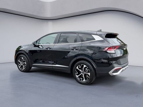 Used 2023 Kia Sportage EX FWD image 3