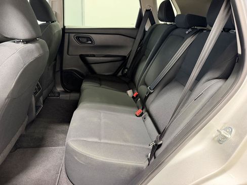Used 2024 Nissan Rogue S FWD image 14