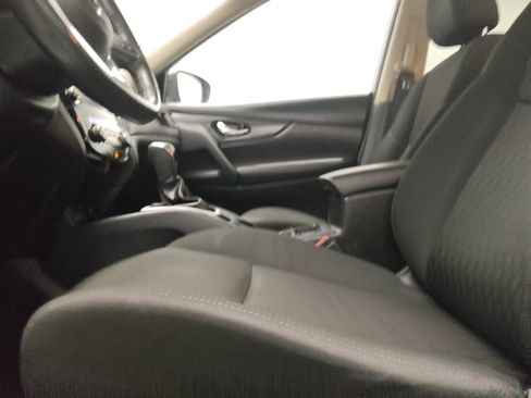 Used 2018 Nissan Rogue SV AWD/4WD image 17