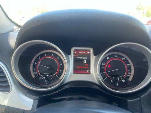 Used 2017 Dodge Journey SE w/ Flexible Seating Group FWD image 13