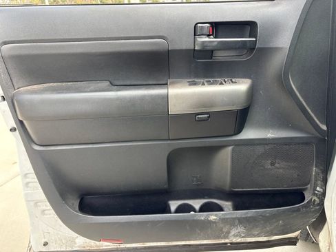 Used 2013 Toyota Tundra Grade image 15