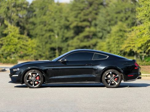 Used 2018 Ford Mustang GT Premium w/ Safe & Smart Package RWD image 9