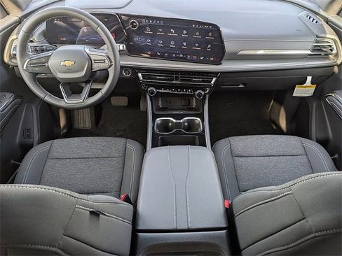 New 2026 Chevrolet Traverse LT image 15