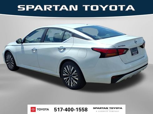 Used 2024 Nissan Altima 2.5 SV FWD image 10