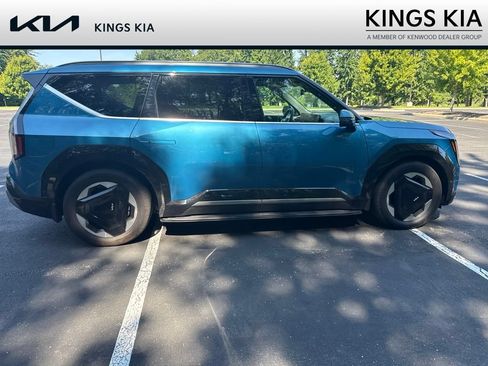 Used 2024 Kia EV9 Land w/ Towing Package AWD/4WD image 4