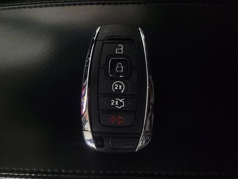 Used 2018 Lincoln MKC Premiere image 32