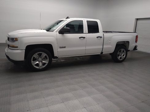 Used 2018 Chevrolet Silverado 1500 Custom w/ Texas Edition RWD image 2