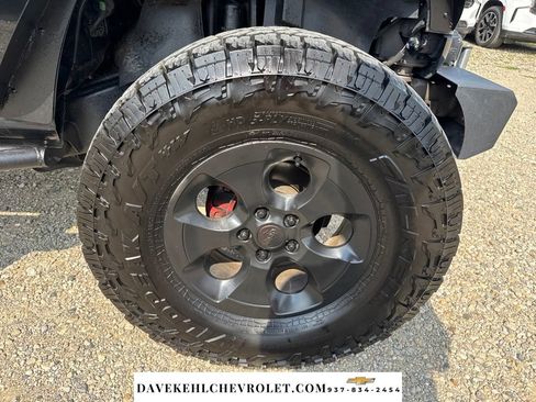 Used 2015 Jeep Wrangler Unlimited Sahara AWD/4WD image 36