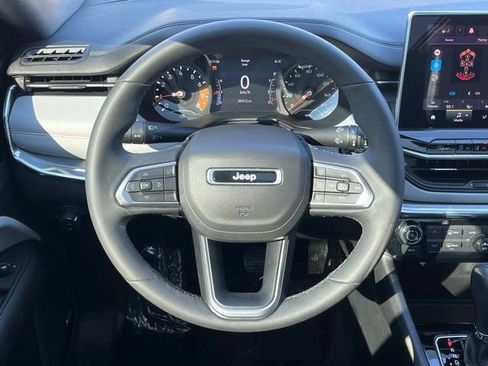 Used 2023 Jeep Compass Limited w/ Sun and Sound Group AWD/4WD image 11