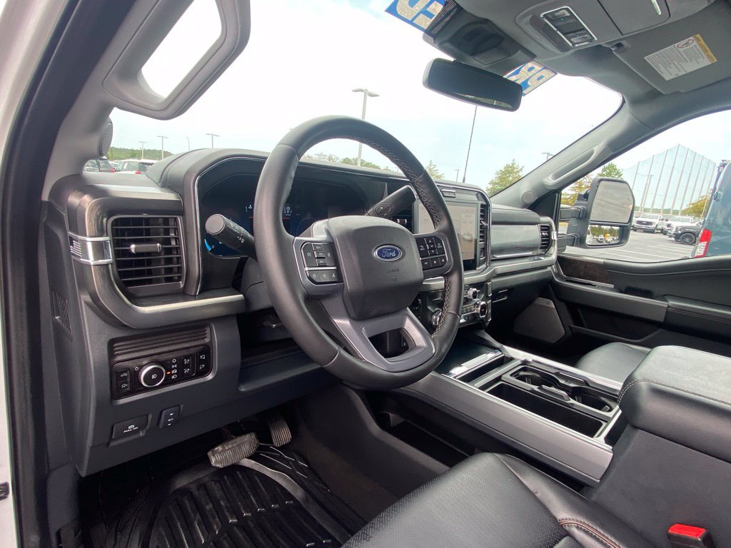 Certified 2025 Ford F250 Lariat w/ Black Appearance Package AWD/4WD image 9