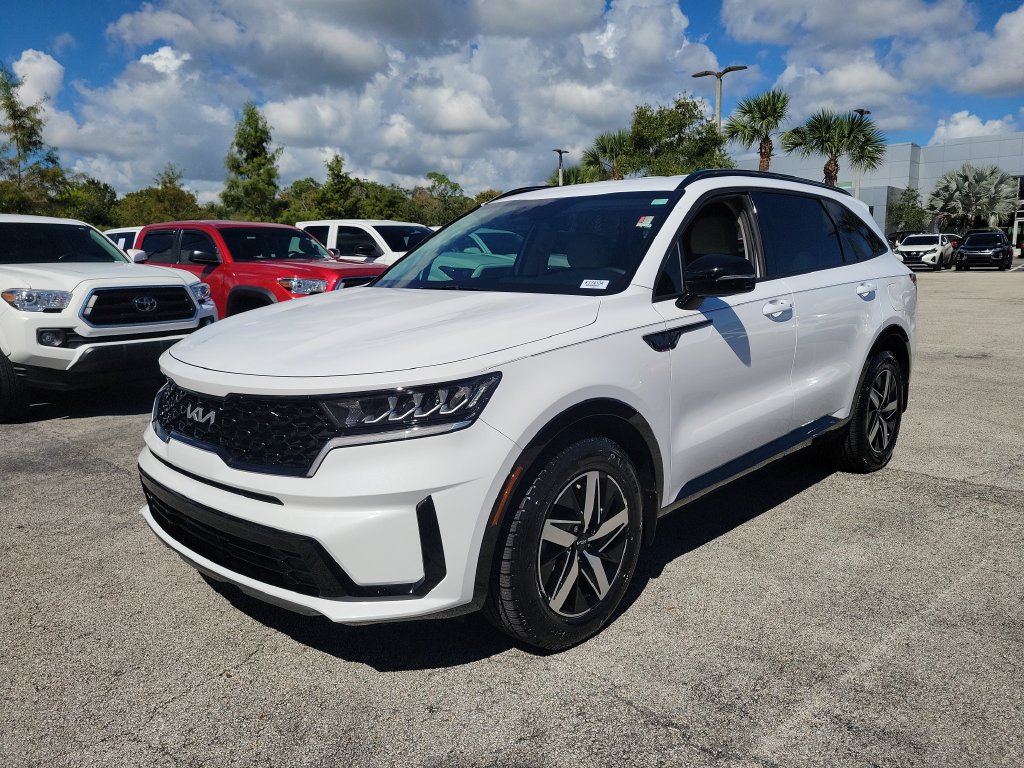 Certified 2022 Kia Sorento S FWD image 32