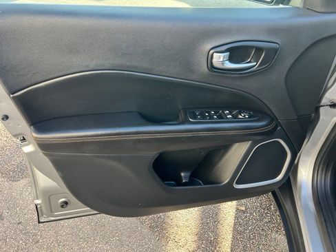 Certified 2021 Jeep Compass Limited FWD image 30