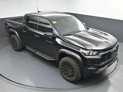 Used 2024 Chevrolet Colorado Trail Boss w/ Technology Package image 32