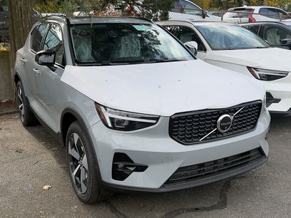 New 2026 Volvo XC40 B5 Plus w/ Protection Package Premier