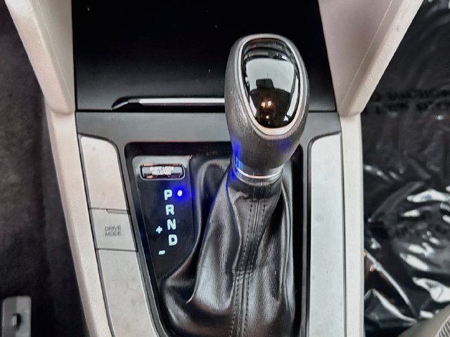 Used 2018 Hyundai Elantra SEL FWD image 17
