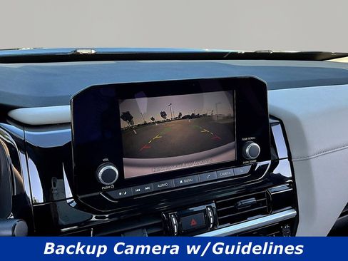 Used 2024 Nissan Pathfinder SV AWD/4WD image 14