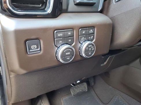 New 2026 GMC Sierra 2500 Denali w/ Denali Reserve Package image 11