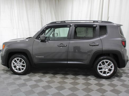 Used 2019 Jeep Renegade Latitude w/ Popular Equipment Group image 32